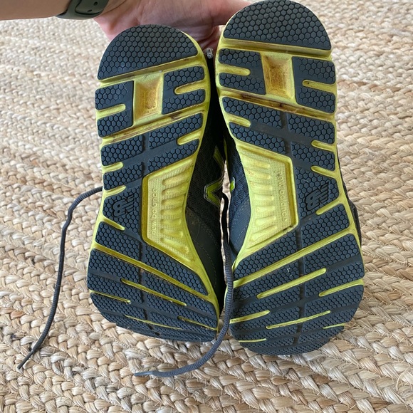 New Balance Sneakers Size 9 - Picture 3 of 6